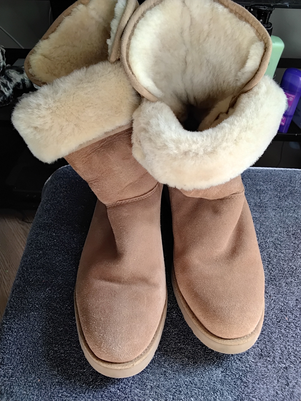 UGG Classic Amie Chestnut Suede Shearling Wedge Boots Size 8.5